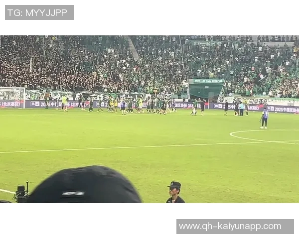 国安主场失利海牛球迷嘘声四起球员赛后谢场遭冷遇